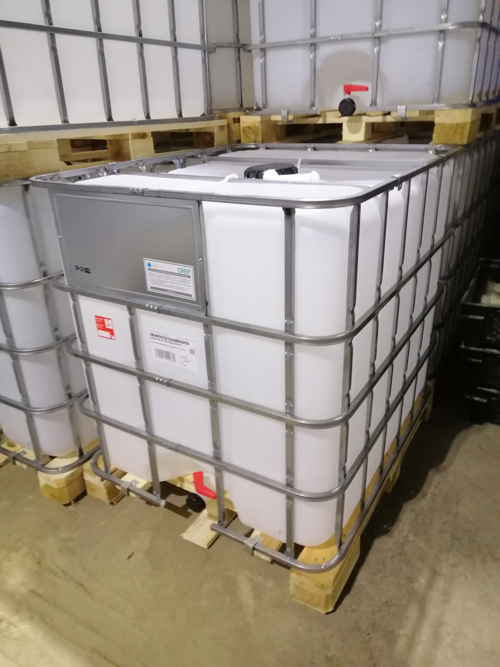 Еврокубы новые пищевые в обрешетке от производителя